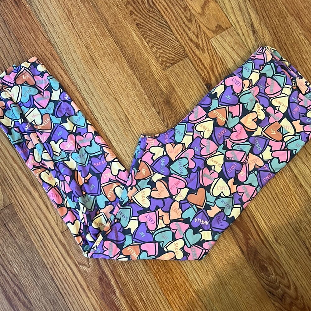 LuLaRoe “Butter Leggings” TC- Pastel Conversation Heart Pattern
